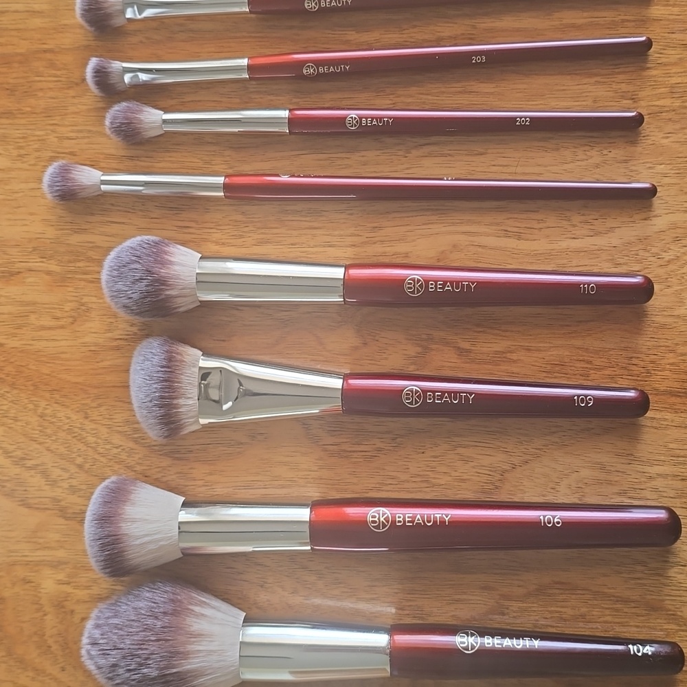 BK Beauty 8 Brushes For Face And Eyes